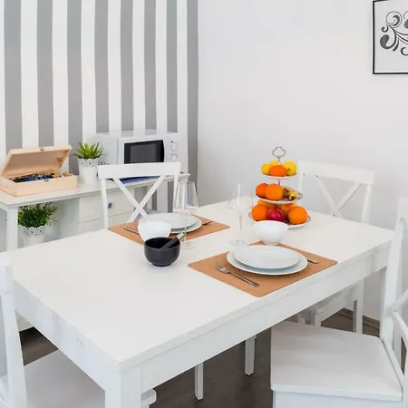 Apartament Lucy *